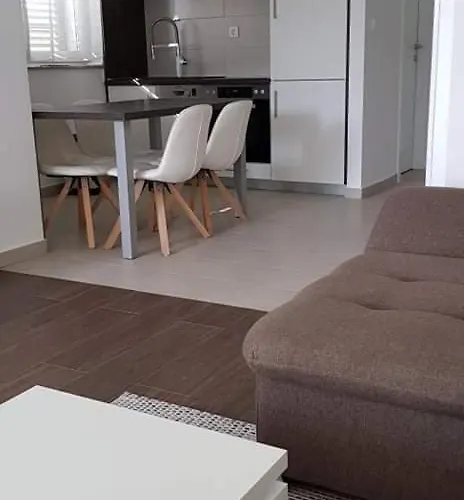 Apartament Prestige 1 *